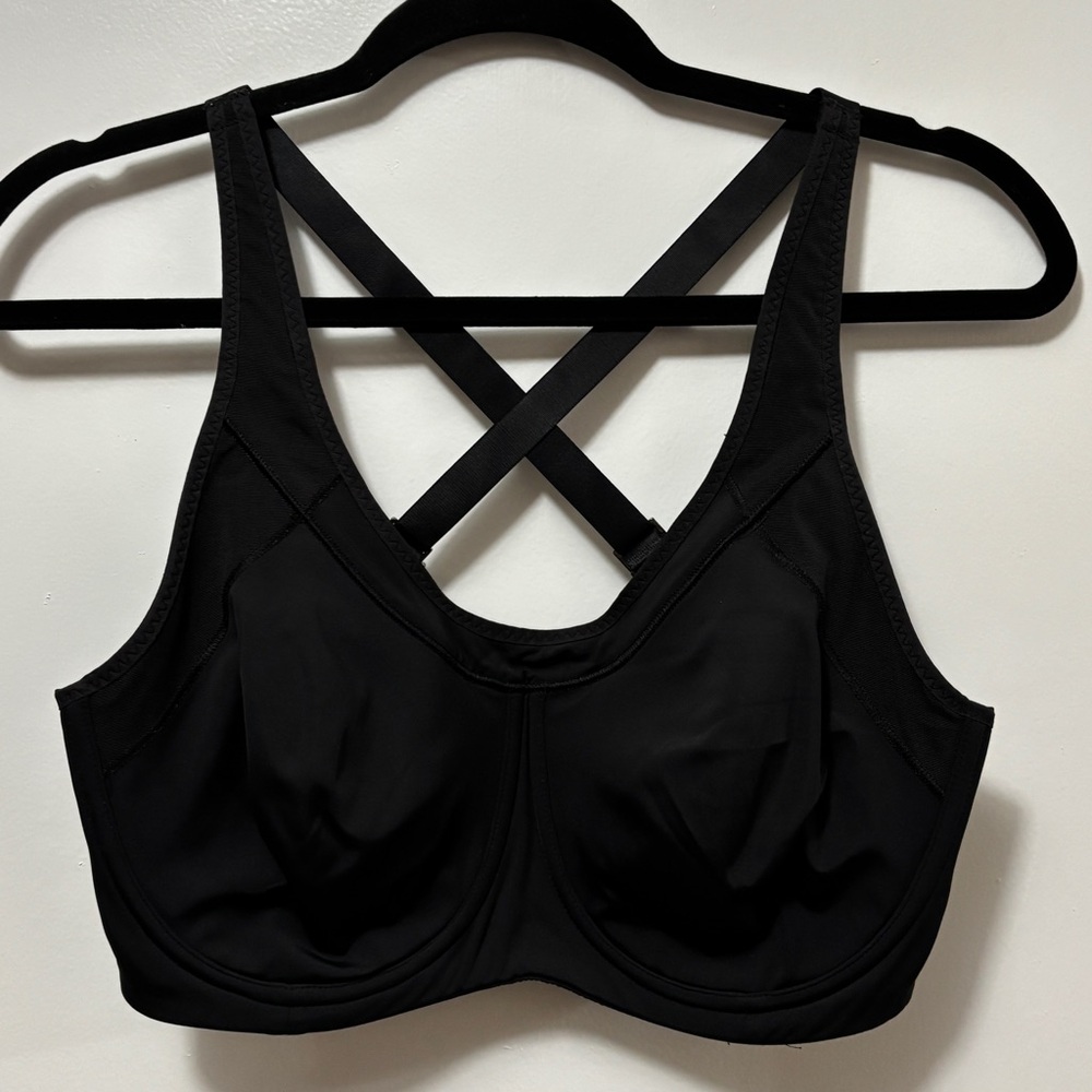 Athleta  36DD Women’s Racerback Underwire Sports Bra Black